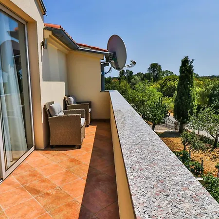 Sonnengarten Floor 1 Apartman Marčana